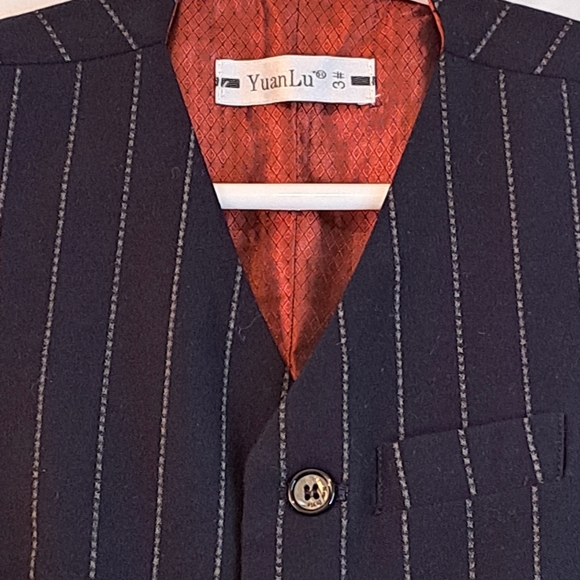 Yuan Lu Little Boy's Pin Striped Vest - Tuxedo Vest Design Size 3 - Picture 7 of 12